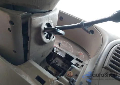 2001 Ford F-150 Harley-Davidson Edition/King Ranch Edition/Lariat/Xlt from USA, damaged, VIN 1FTRW07L71KA37851